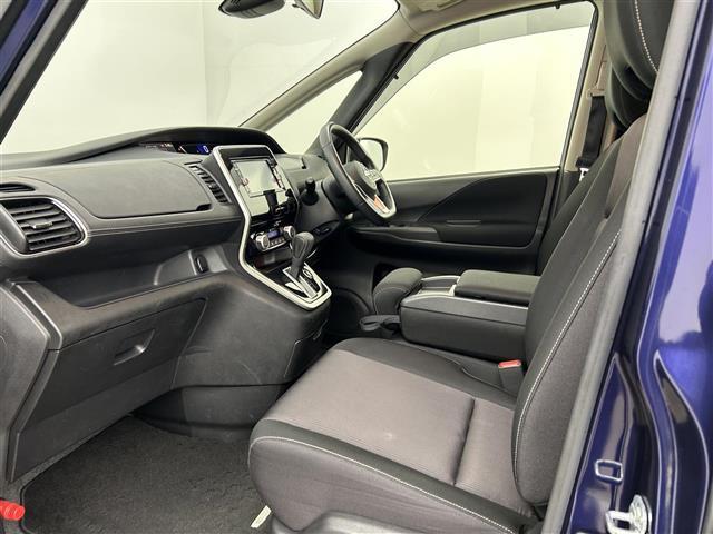 セレナ ハイウェイスター　Ｖセレクション　禁煙車　純正ナビ　両側パワースライドドア　クルーズコントロール　衝突被害軽減ブレーキ　バックカメラ　車線逸脱警報　ＬＥＤヘッドライト　フォグライト　オートライト　アイドリングストップ　スマートキー（23枚目）