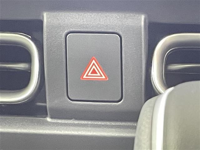 フリード ｅ：ＨＥＶエアー　ＥＸ　登録済未使用車　純正９型メモリナビ　ホンダセンシング　両側パワースライドドア　ブラインドスポットインフォメーション　パーキングセンサー　レーダークルーズコントロール　バックカメラ　ハーフレザーシート（12枚目）