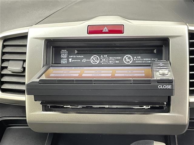 フリードスパイクハイブリッド ハイブリッド　禁煙車　片側パワースライドドア　純正メモリナビ　バックカメラ　ＥＴＣ　前方ドライブレコーダー　社外１５インチアルミホイール　ドアバイザー　バニティミラー　ステアリングスイッチ　プッシュスタート（6枚目）