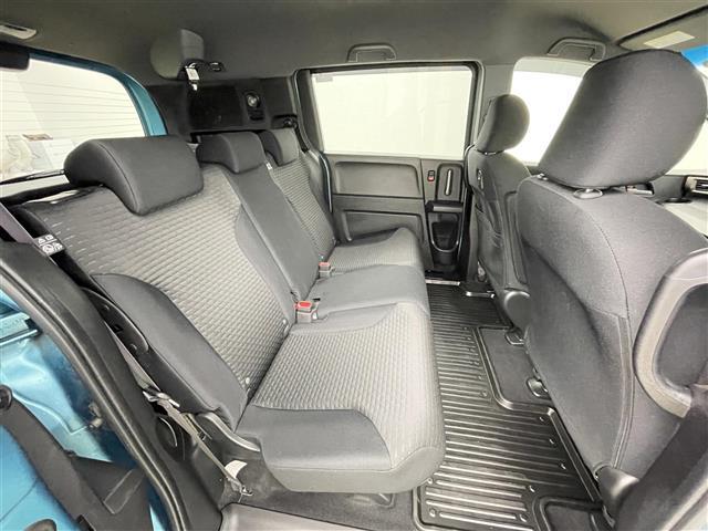 フリードスパイクハイブリッド ハイブリッド　禁煙車　片側パワースライドドア　純正メモリナビ　バックカメラ　ＥＴＣ　前方ドライブレコーダー　社外１５インチアルミホイール　ドアバイザー　バニティミラー　ステアリングスイッチ　プッシュスタート（29枚目）