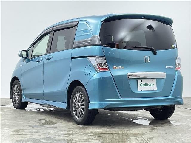 フリードスパイクハイブリッド ハイブリッド　禁煙車　片側パワースライドドア　純正メモリナビ　バックカメラ　ＥＴＣ　前方ドライブレコーダー　社外１５インチアルミホイール　ドアバイザー　バニティミラー　ステアリングスイッチ　プッシュスタート（38枚目）