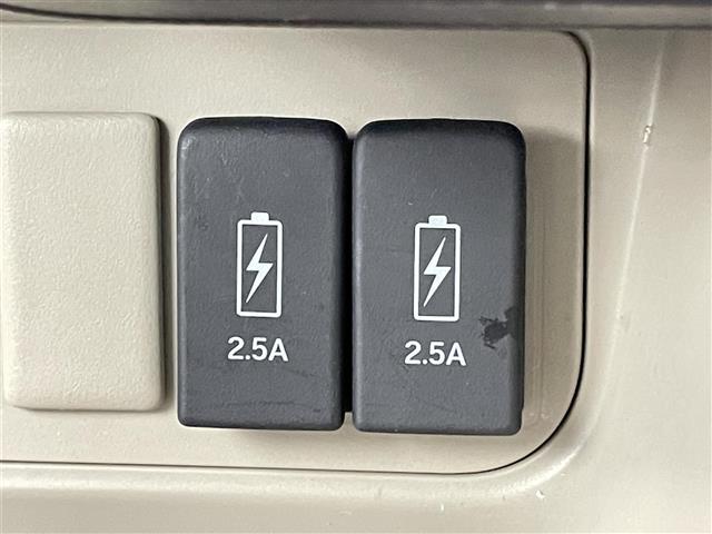 Ｎ－ＢＯＸ Ｇ・Ｌホンダセンシング　禁煙車　ホンダセンシング　片側パワースライドドア　純正８インチメモリナビ　バックカメラ　シートヒーター　ＬＥＤオートライト　ＥＴＣ　フルセグテレビ　アダプティブクルーズコントロール　プッシュスタート（12枚目）