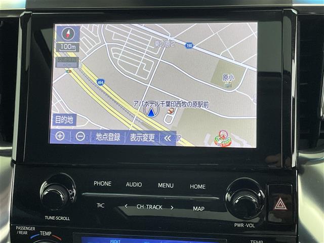 アルファード ２．５Ｓ　Ｃパッケージ　禁煙車　純正９型ディスプレイオーディオナビ　ワンオーナー　トヨタセーフティセンス　フリップダウンモニター　ツインサンルーフ　両側パワースライドドア　パワーバックドア　デジタルインナーミラー（3枚目）