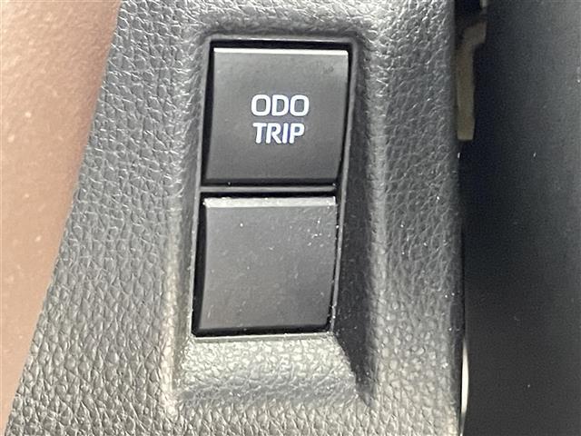 ハリアーハイブリッド Ｚ　レザーパッケージ　ワンオーナー　禁煙車　トヨタセーフティセンス　ＪＢＬサウンド　純正１２．３型ナビ　デジタルインナーミラー　ブラインドスポットモニター　全方位モニター　ＬＥＤオートライト　オートマチックハイビーム（13枚目）