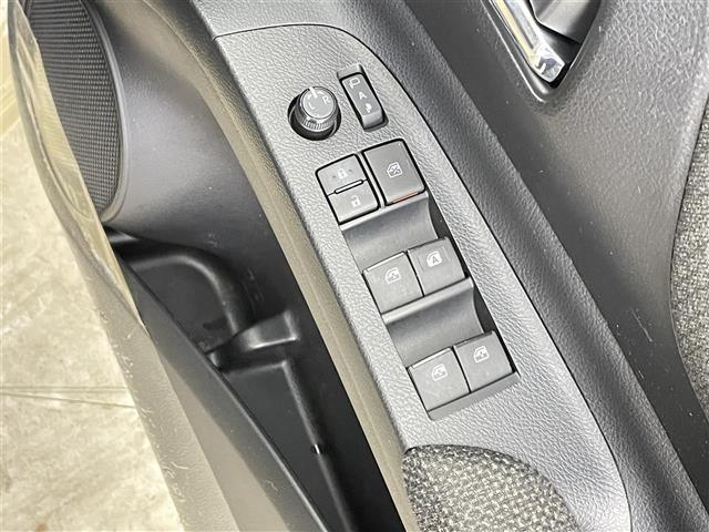 シエンタ ハイブリッドＧ　グランパー　禁煙車　純正７型メモリナビ　トヨタセーフティセンス　両側パワースライドドア　シートヒーター　ステアリングヒーター　社外１５インチＡＷ　クルーズコントロール　バックカメラ　ＬＥＤヘッドライト（21枚目）