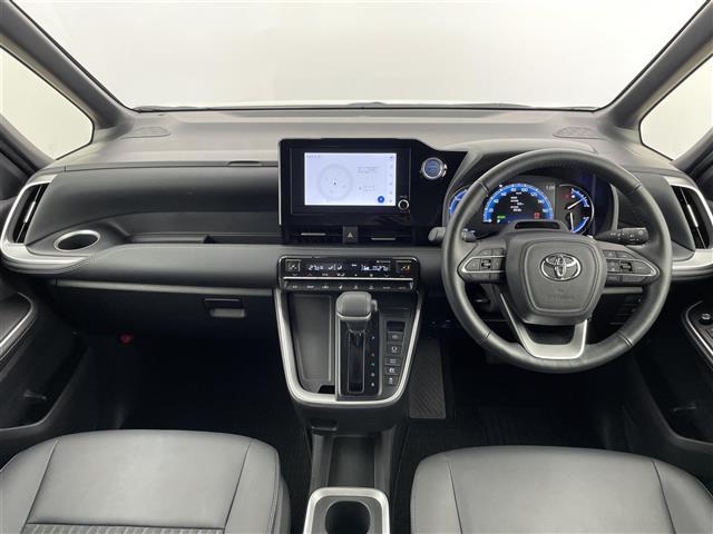 ノア ハイブリッドＳ－Ｚ　禁煙車　純正８型ＤＡ　快適利便ＰＫＧ　両側パワースライドドア　トヨタセーフティセンス　レーダークルーズコントロール　バックカメラ　ステアリングヒーター　前席シートヒーター　キャプテンシート　オットマン（2枚目）