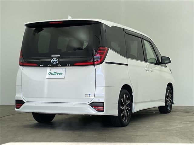 ノア ハイブリッドＳ－Ｚ　禁煙車　純正８型ＤＡ　快適利便ＰＫＧ　両側パワースライドドア　トヨタセーフティセンス　レーダークルーズコントロール　バックカメラ　ステアリングヒーター　前席シートヒーター　キャプテンシート　オットマン（36枚目）