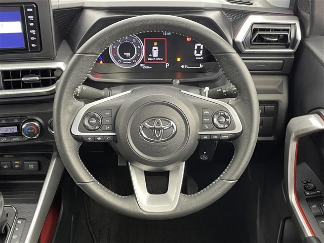 ライズ Ｚ　禁煙車　純正７型メモリナビ　衝突軽減ブレーキ　レーダークルーズコンロール　レーンキープ　全方位カメラ　シートヒーター　レーダークルーズコントロール　クリアランスソナー　革巻きステアリング　ＥＴＣ（8枚目）