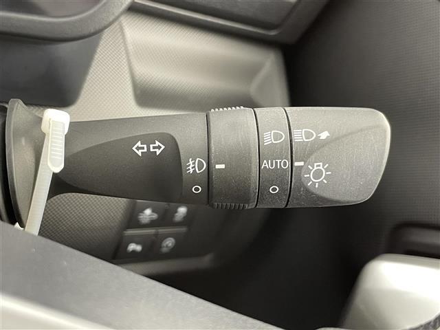 ライズ Ｚ　禁煙車　純正７型メモリナビ　衝突軽減ブレーキ　レーダークルーズコンロール　レーンキープ　全方位カメラ　シートヒーター　レーダークルーズコントロール　クリアランスソナー　革巻きステアリング　ＥＴＣ（12枚目）