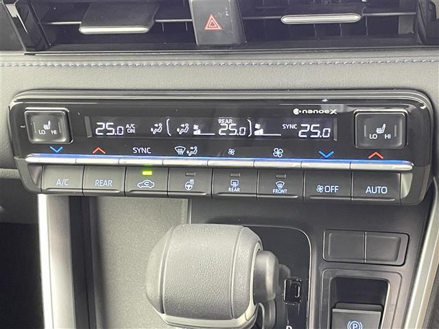 ヴォクシー ハイブリッドＳ－Ｚ　禁煙車　プリクラッシュセーフティ　両側パワースライドドア　１３．２インチ有機ＥＬフリップダウンモニター　ヘッドアップディスプレイ　デジタルインナーミラー　純正１０．５インチディスプレイナビ　ＥＴＣ（13枚目）