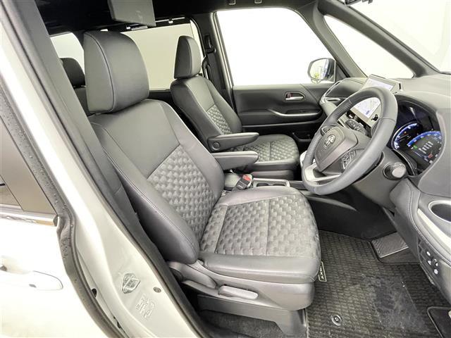 ヴォクシー ハイブリッドＳ－Ｚ　禁煙車　プリクラッシュセーフティ　両側パワースライドドア　１３．２インチ有機ＥＬフリップダウンモニター　ヘッドアップディスプレイ　デジタルインナーミラー　純正１０．５インチディスプレイナビ　ＥＴＣ（29枚目）