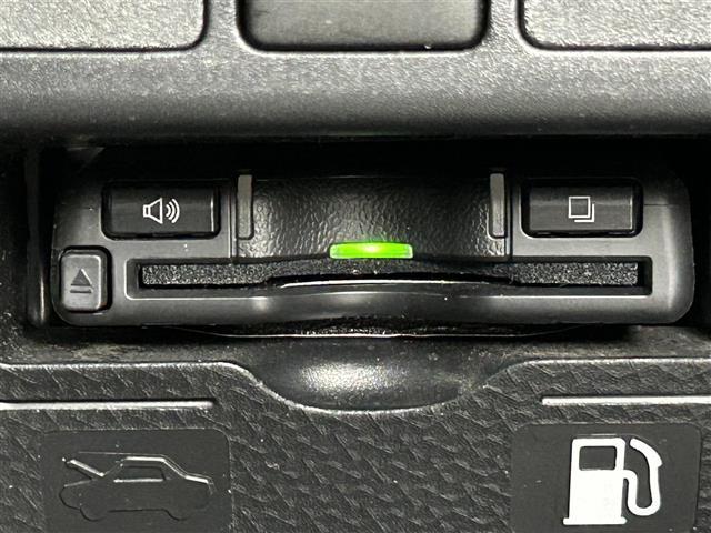 トール カスタムＧ　禁煙車　アルパイン９型メモリナビ　トヨタセーフティセンス　両側パワースライドドア　全方位カメラ　革巻きステアリング　Ｂｌｕｅｔｏｏｔｈ　フルセグＴＶ　電子パーキング　ＬＥＤヘッドライト　オートライト（9枚目）