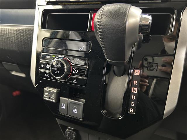 トール カスタムＧ　禁煙車　アルパイン９型メモリナビ　トヨタセーフティセンス　両側パワースライドドア　全方位カメラ　革巻きステアリング　Ｂｌｕｅｔｏｏｔｈ　フルセグＴＶ　電子パーキング　ＬＥＤヘッドライト　オートライト（15枚目）