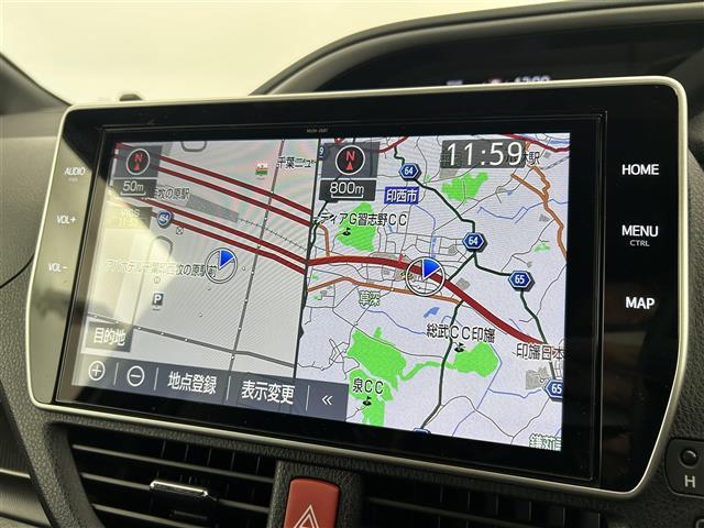 ヴォクシー ハイブリッドＺＳ　煌ＩＩＩ　禁煙車　純正１０型メモリナビ　トヨタセーフティセンス　両側パワースライドドア　クルーズコンロール　バックカメラ　クリアランスソナー　革巻きステアリング　前席シートヒーター　ハーフレザーシート（3枚目）