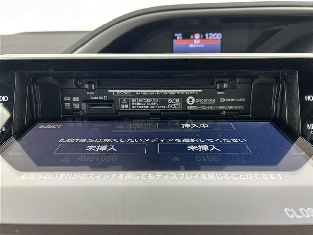ヴォクシー ハイブリッドＺＳ　煌ＩＩＩ　禁煙車　純正１０型メモリナビ　トヨタセーフティセンス　両側パワースライドドア　クルーズコンロール　バックカメラ　クリアランスソナー　革巻きステアリング　前席シートヒーター　ハーフレザーシート（6枚目）