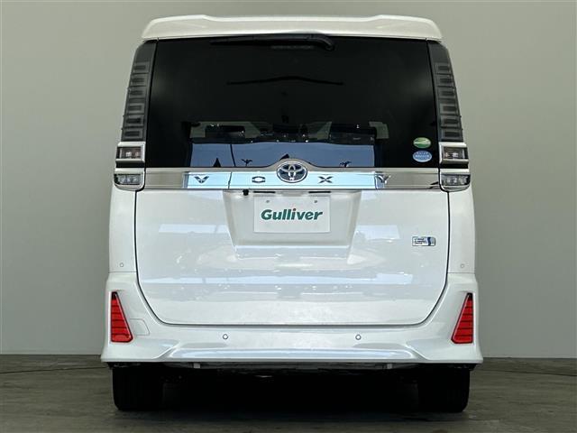 ヴォクシー ハイブリッドＺＳ　煌ＩＩＩ　禁煙車　純正１０型メモリナビ　トヨタセーフティセンス　両側パワースライドドア　クルーズコンロール　バックカメラ　クリアランスソナー　革巻きステアリング　前席シートヒーター　ハーフレザーシート（39枚目）