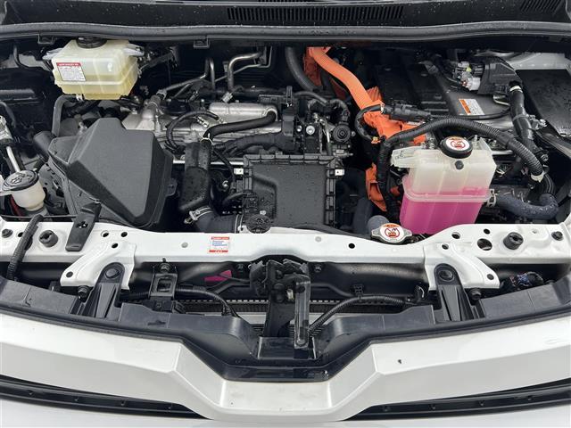 ヴォクシー ハイブリッドＺＳ　煌ＩＩＩ　禁煙車　純正１０型メモリナビ　トヨタセーフティセンス　両側パワースライドドア　クルーズコンロール　バックカメラ　クリアランスソナー　革巻きステアリング　前席シートヒーター　ハーフレザーシート（42枚目）