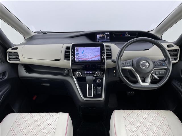 セレナ ハイウェイスター プロパイロットエディション 禁煙車 純正9型メモリナビ エマージェンシーブレーキ プロパイロット フリップダウンモニター バックカメラ 革巻きステアリング Blu-ray Bluetooth フルセグTV 純正16インチAW(2枚目)
