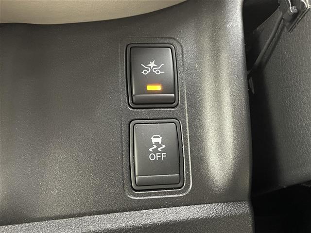 セレナ ハイウェイスター プロパイロットエディション 禁煙車 純正9型メモリナビ エマージェンシーブレーキ プロパイロット フリップダウンモニター バックカメラ 革巻きステアリング Blu-ray Bluetooth フルセグTV 純正16インチAW(10枚目)