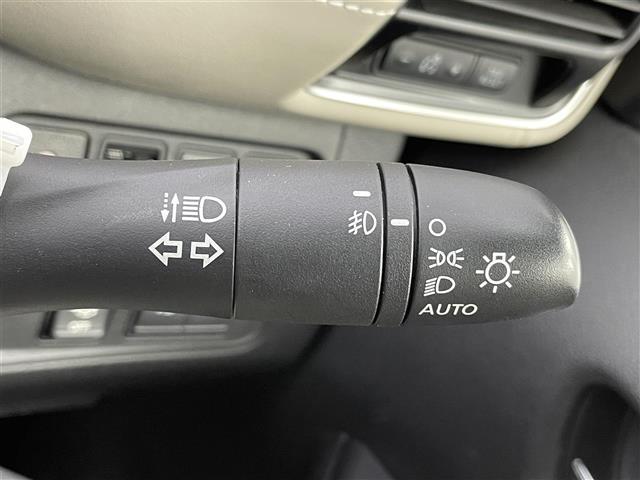 セレナ ハイウェイスター プロパイロットエディション 禁煙車 純正9型メモリナビ エマージェンシーブレーキ プロパイロット フリップダウンモニター バックカメラ 革巻きステアリング Blu-ray Bluetooth フルセグTV 純正16インチAW(20枚目)