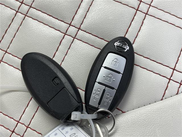 セレナ ハイウェイスター プロパイロットエディション 禁煙車 純正9型メモリナビ エマージェンシーブレーキ プロパイロット フリップダウンモニター バックカメラ 革巻きステアリング Blu-ray Bluetooth フルセグTV 純正16インチAW(22枚目)