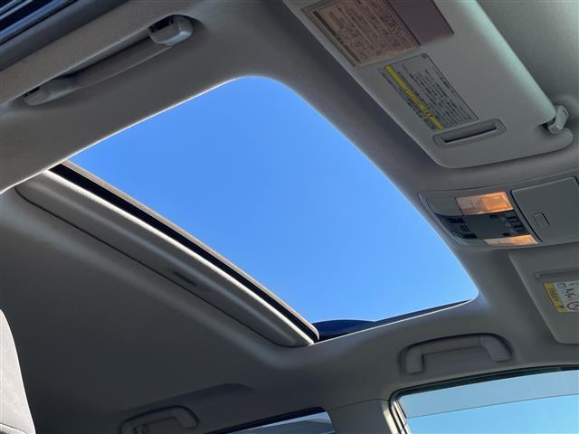 ランドクルーザープラド ＴＸ　４ＷＤ　禁煙車　サンルーフ　純正ナビ　バックカメラ　スマートキー　フォグライト　ルーフレール　純正アルミホイール　ビルトインＥＴＣ　オートライト　コーナーセンサー　保証書　取扱説明書　プッシュスタート（15枚目）