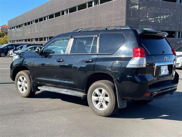 ランドクルーザープラド ＴＸ　４ＷＤ　禁煙車　サンルーフ　純正ナビ　バックカメラ　スマートキー　フォグライト　ルーフレール　純正アルミホイール　ビルトインＥＴＣ　オートライト　コーナーセンサー　保証書　取扱説明書　プッシュスタート（38枚目）