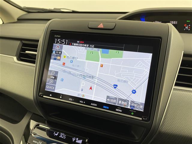 フリード＋ハイブリッド ハイブリッドＧ・ホンダセンシング　禁煙　純正９型ナビ　両側電動スライドドア　レーダークルーズコントロール　ＥＴＣ　バックカメラ　衝突軽減ブレーキ　レーンアシスト　純正フロアマット　ドアバイザー　後席サンシェード　電動格納サイドミラー（4枚目）