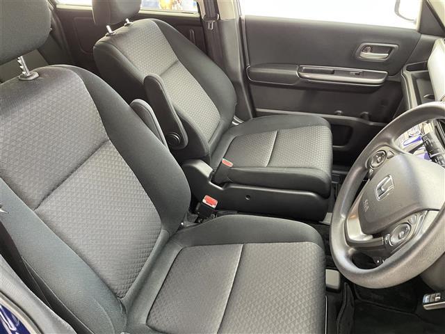 フリード＋ハイブリッド ハイブリッドＧ・ホンダセンシング　禁煙　純正９型ナビ　両側電動スライドドア　レーダークルーズコントロール　ＥＴＣ　バックカメラ　衝突軽減ブレーキ　レーンアシスト　純正フロアマット　ドアバイザー　後席サンシェード　電動格納サイドミラー（24枚目）