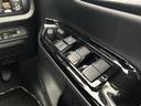 ハイブリッドＺＳ　煌ＩＩＩ　禁煙車　純正１０型メモリナビ　トヨタセーフティセンス　両側パワースライドドア　クルーズコンロール　バックカメラ　クリアランスソナー　革巻きステアリング　前席シートヒーター　ハーフレザーシート（17枚目）