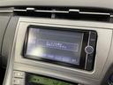 プリウス Ｓマイコーデ　禁煙　純正７型ナビ　ＨＩＤライト　バックカメラ　ＥＴＣ　ステアリングスイッチ　電動格納サイドミラー　ＥＶモード　運転席シートリフター　フルセグＴＶ　Ｂｌｕｅｔｏｏｔｈ　オートライト　フォグランプ（5枚目）
