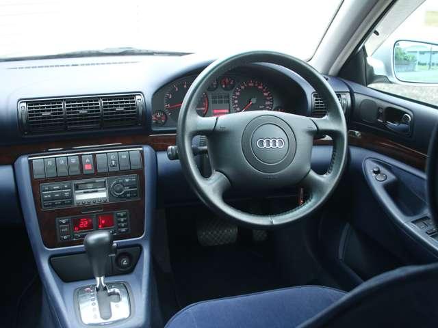A4 2.4 ネイビーインテリア V6 ティプトロニック(26枚目)