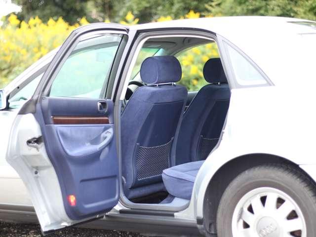 A4 2.4 ネイビーインテリア V6 ティプトロニック(33枚目)