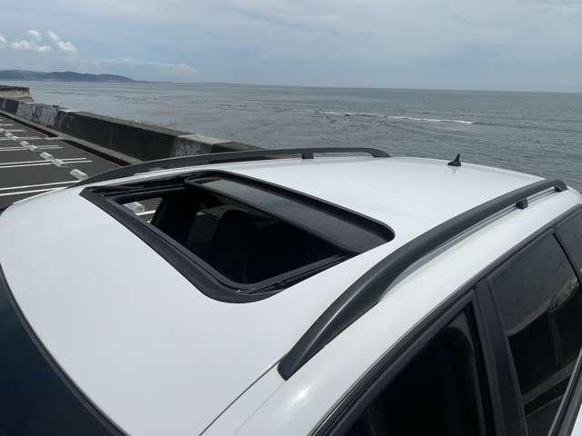 サンルーフ付きです。