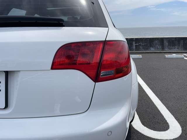 右テールライト