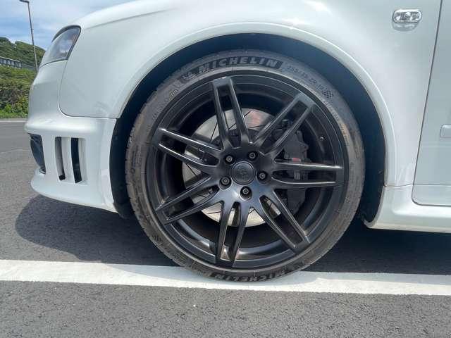 アルミはブラックにペイントしております。