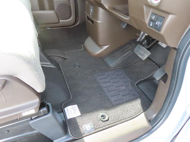 �y�t�����g�̃t���A�}�b�g�z�O�Ȃ͏����t���A�}�b�g�t���ł��B�傫�ȉ�����Ȃ��A�g�p�������Ȃ߂��Y��ȏ�Ԃł��B