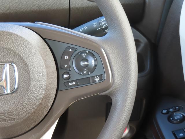 �y�A�_�v�e�B�u�E�N���[�Y�E�R���g���[���i�`�b�b�j�z�N���R���t���Ȃ̂ō������H�ł̒������ړ������N���N��X�e�A�����O�Ƀ{�^�������Ă���̂ŉ^�]���ɕЎ�ő���ł��ĕ֗��ł��B