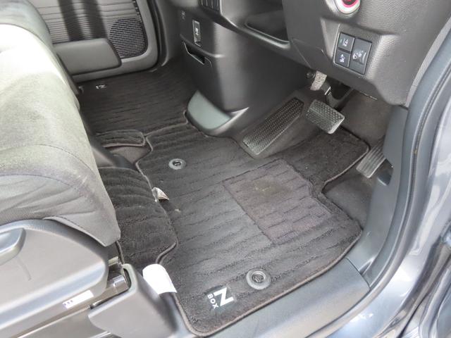 �y�t�����g�̃t���A�}�b�g�z�O�Ȃ͏����t���A�}�b�g�t���ł��B�傫�ȉ�����Ȃ��A�g�p�������Ȃ߂��Y��ȏ�Ԃł��B