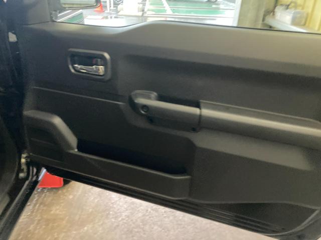 ジムニー ＸＣ　５ＭＴ　カーナビ　バックカメラ　衝突被害軽減ブレーキ　ＴＶ　ＡＭ・ＦＭラジオ　Ｂｌｕｅｔｏｏｔｈ接続　　ＬＥＤヘッドランプ　フルオートエアコン　パートタイム４ＷＤ　ＥＴＣ　フリーキー（6枚目）