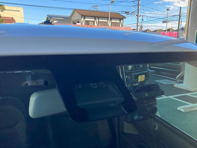 �f���A���Z���T�[�u���[�L�T�|�[�g�i�Փ˔�Q�y���u���[�L�A�딭�i�}���@�\�A�Ԑ���E�x��@�\�A��s�Ҕ��i���m�点�@�\�A�ӂ���x��@�\�A�n�C�r�[���A�V�X�g�@�\�Ȃǁj���S�ʂɔz�������������t���Ă��܂��B