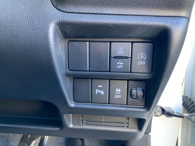 �^�]�ȃC���p�l�E���ɏՓ˔�Q�y���u���[�L�֘A�̐���X�C�b�`���܂Ƃ܂��Ĕz�u����Ă��܂��B