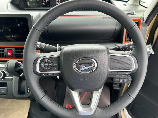 タント ファンクロスターボ　届け出済未使用車　バックカメラ　両側電動スライドドア　クリアランスソナー　レーンアシスト　衝突被害軽減システム　ＬＥＤヘッドランプ　スマートキー　　アイドリングストップ　電動格納ミラー　シートヒーター（3枚目）
