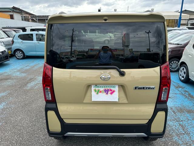 タント ファンクロスターボ　届け出済未使用車　バックカメラ　両側電動スライドドア　クリアランスソナー　レーンアシスト　衝突被害軽減システム　ＬＥＤヘッドランプ　スマートキー　　アイドリングストップ　電動格納ミラー　シートヒーター（17枚目）