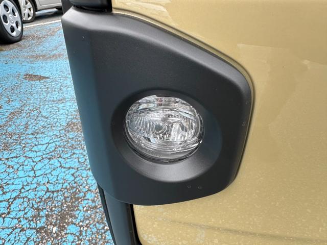 タント ファンクロスターボ　届け出済未使用車　バックカメラ　両側電動スライドドア　クリアランスソナー　レーンアシスト　衝突被害軽減システム　ＬＥＤヘッドランプ　スマートキー　　アイドリングストップ　電動格納ミラー　シートヒーター（31枚目）