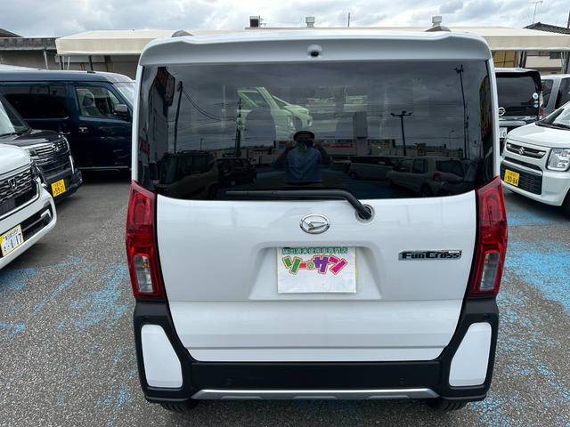 タント ファンクロスターボ　届け出済未使用車　バックカメラ　両側電動スライドドア　クリアランスソナ　衝突被害軽減システム　オートライト　ＬＥＤヘッドランプ　ヘッドライトウォッシャ　スマートキ　アイドリングストップ　電動格納ミラー（17枚目）
