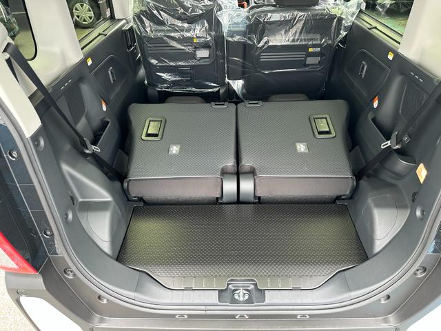 タント ファンクロスターボ　届け出済未使用車　バックカメラ　両側電動スライドドア　クリアランスソナ　衝突被害軽減システム　オートライト　ＬＥＤヘッドランプ　ヘッドライトウォッシャ　スマートキ　アイドリングストップ　電動格納ミラー（21枚目）