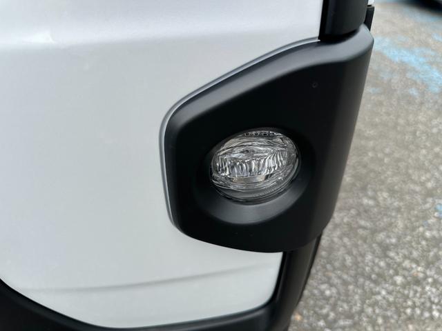 タント ファンクロスターボ　届け出済未使用車　バックカメラ　両側電動スライドドア　クリアランスソナ　衝突被害軽減システム　オートライト　ＬＥＤヘッドランプ　ヘッドライトウォッシャ　スマートキ　アイドリングストップ　電動格納ミラー（31枚目）