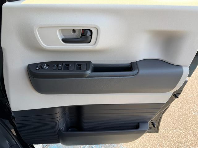 N-BOX ベースグレード 届出済未使用 バックカメラ 両側スライド・片側電動 クリアランスソナー クルーズコントロール レーンアシスト 衝突被害軽減システム オートライト LEDヘッドランプ スマートキー アイドリングストップ(11枚目)