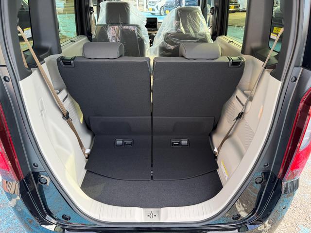 N-BOX ベースグレード 届出済未使用 バックカメラ 両側スライド・片側電動 クリアランスソナー クルーズコントロール レーンアシスト 衝突被害軽減システム オートライト LEDヘッドランプ スマートキー アイドリングストップ(40枚目)